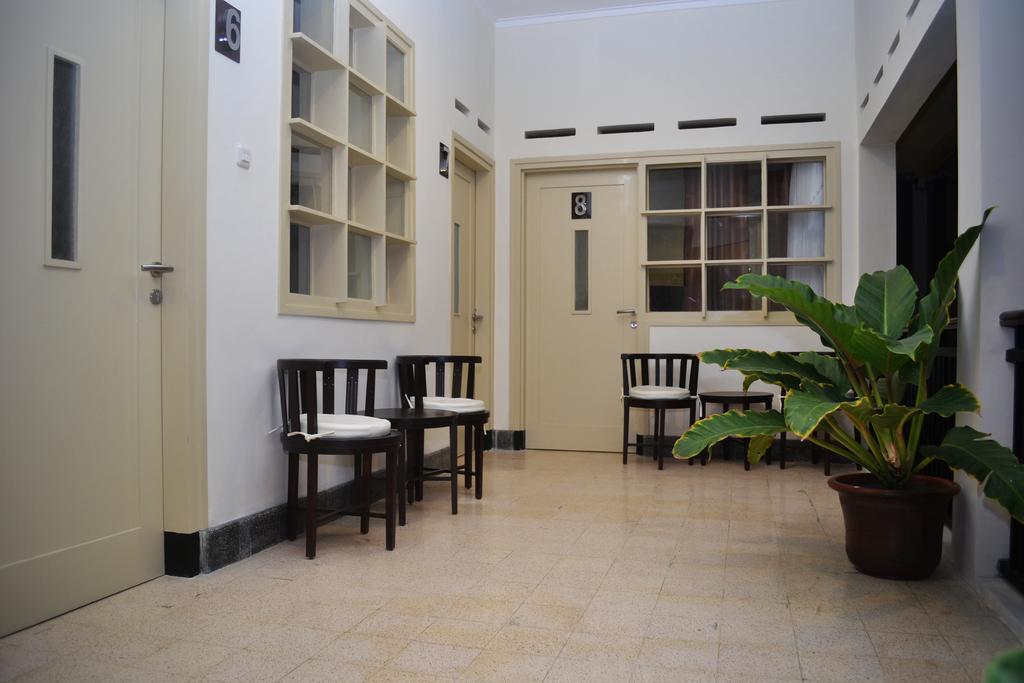 Srikandi Guesthouse Malang Exteriér fotografie